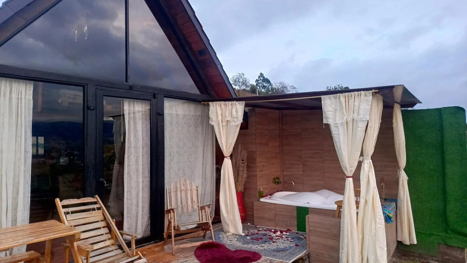 Alpina Glamping Con Jacuzzi En Latacunga Hotel Saquisili 0*,  Ecuador